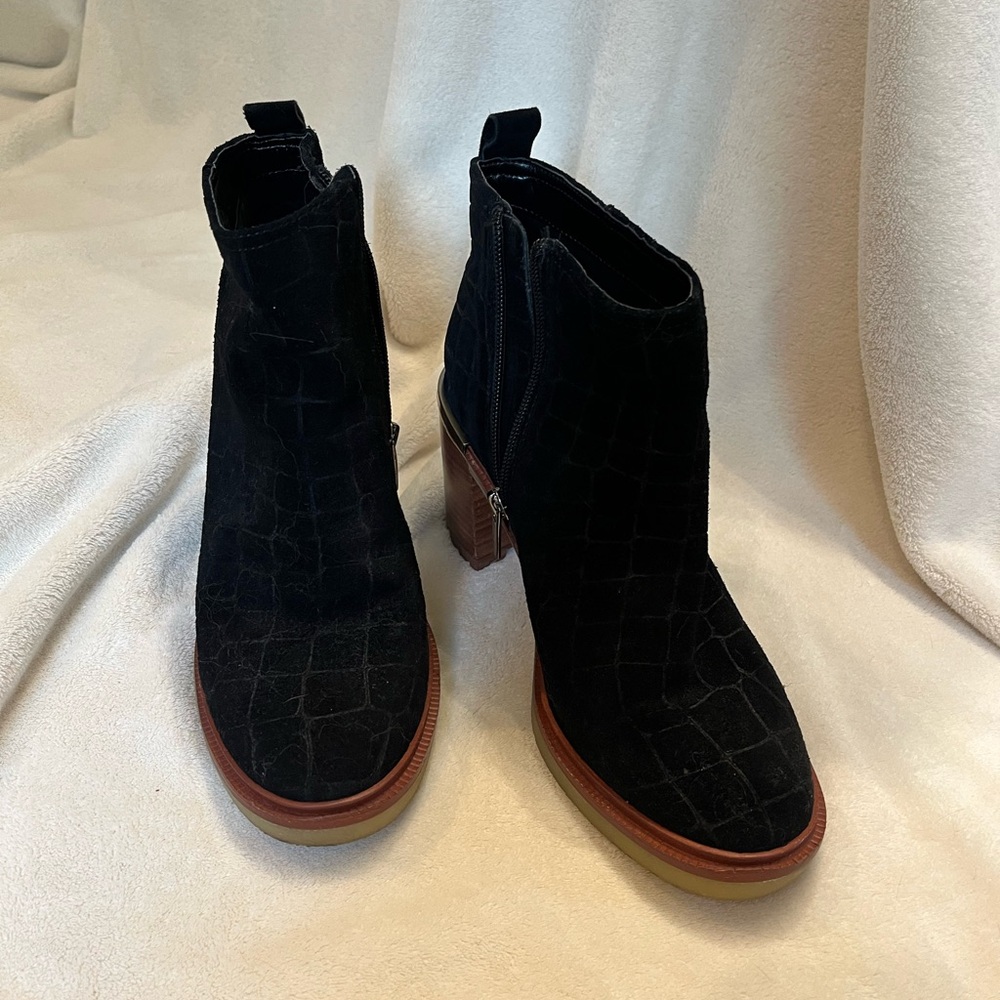 Vince Camuto Black and Brown Ankle Booties